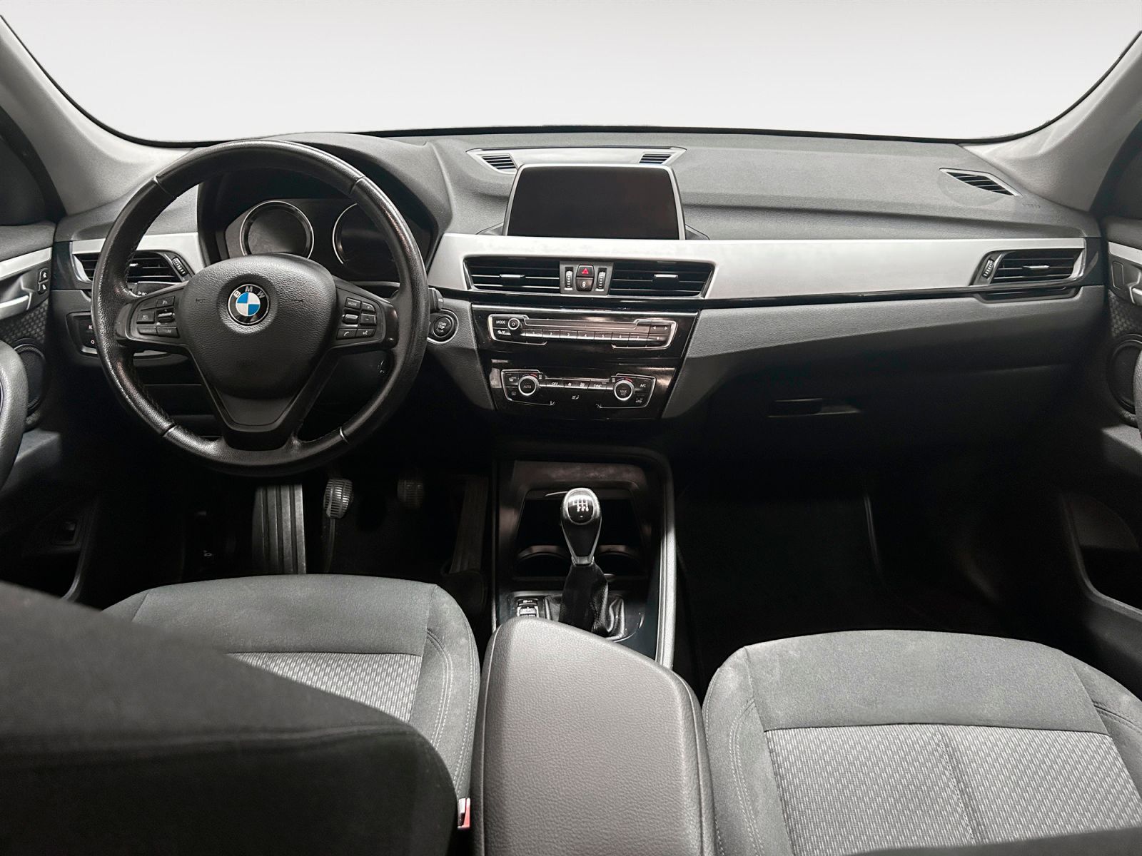 BMW X1 sDrive16d - foto 9