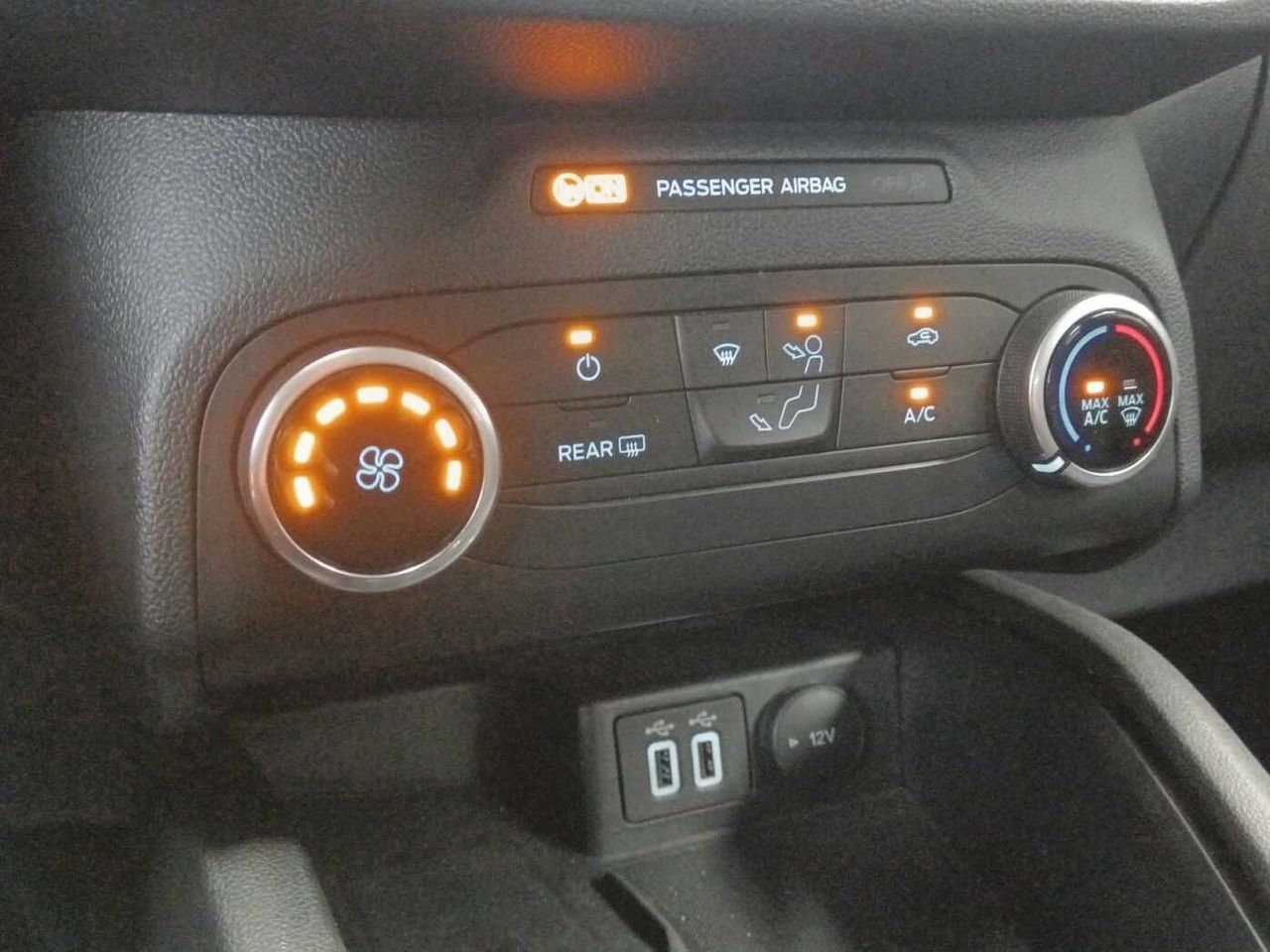 Ford Kuga 1.5 EcoBlue Trend - foto 22