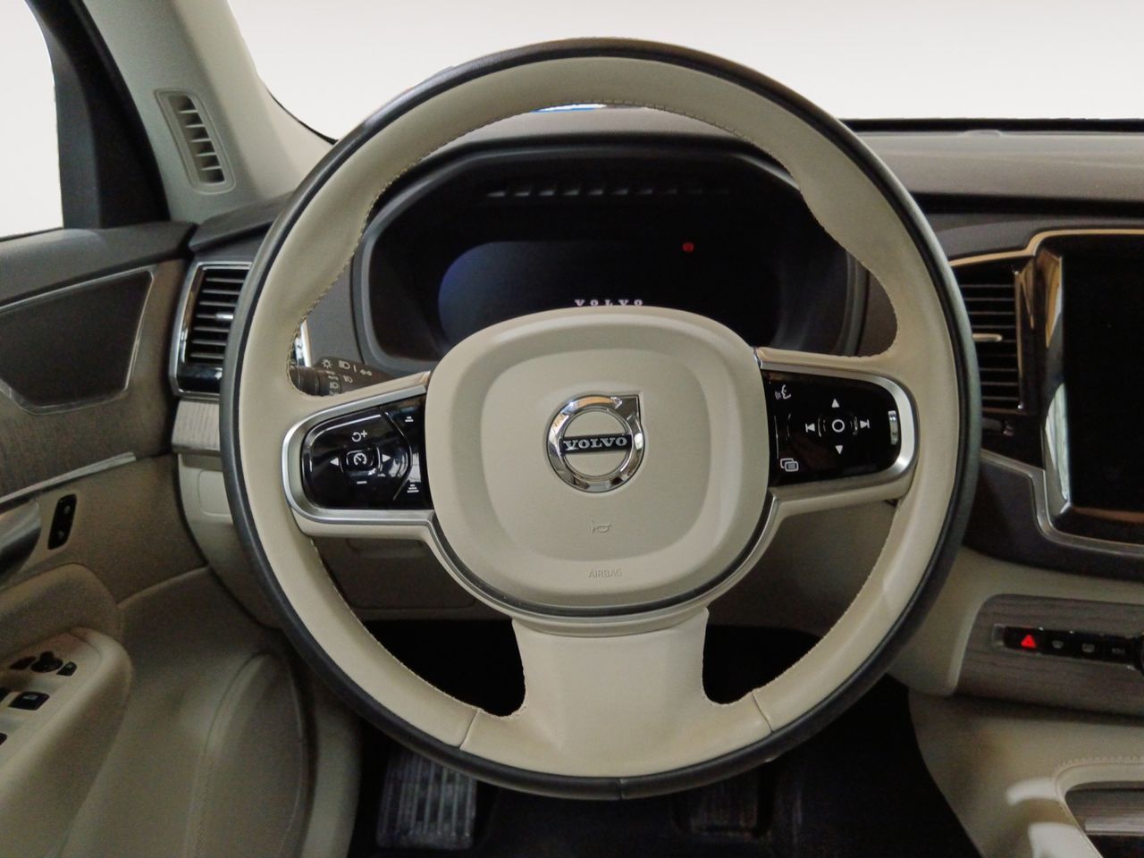 Volvo XC90 T8 Core Recharge AWD - foto 9