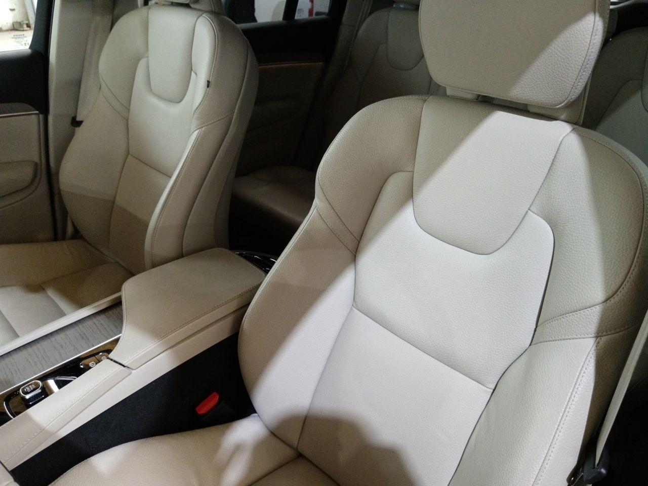 Volvo XC90 T8 Core Recharge AWD - foto 20