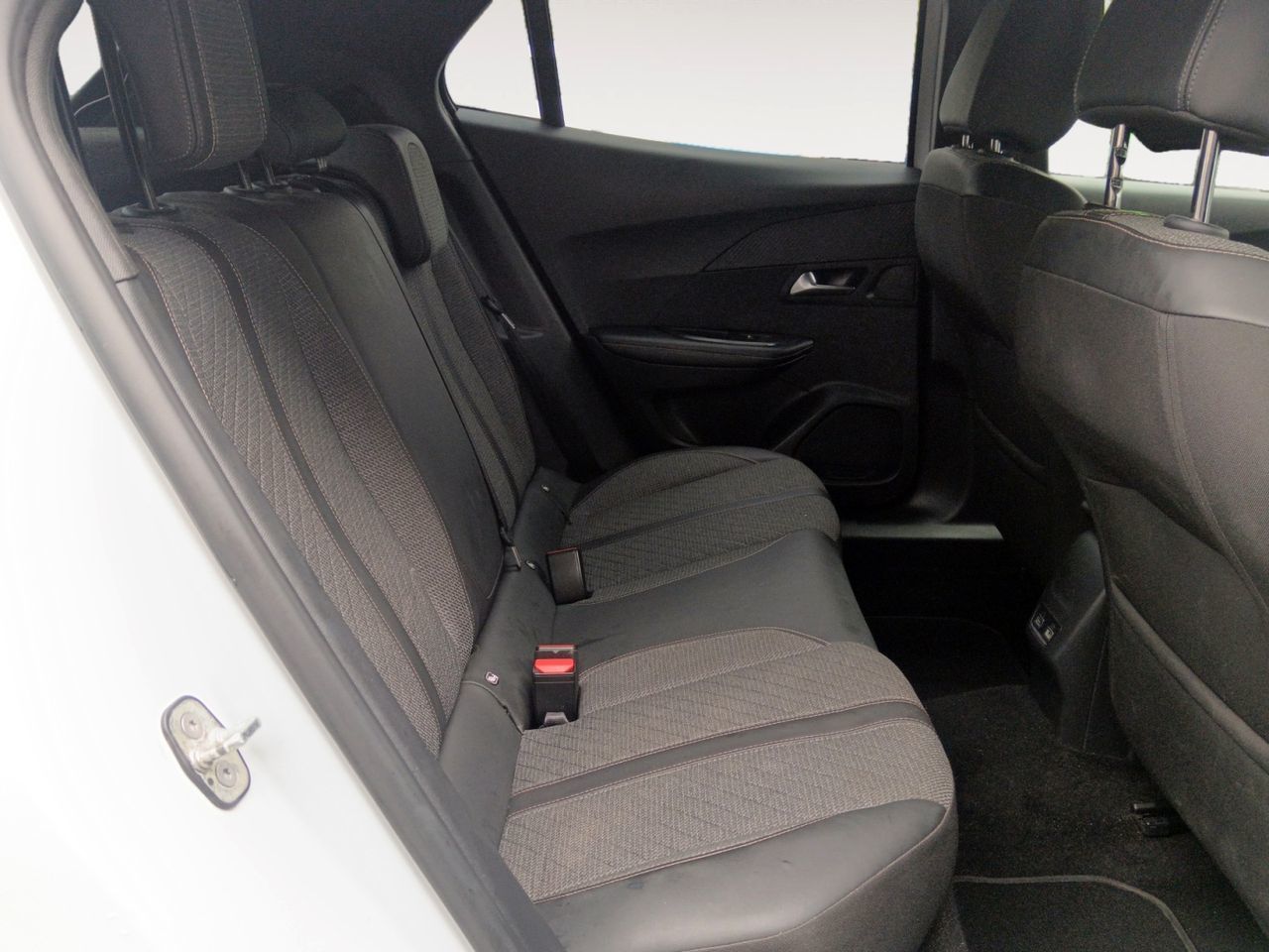 Peugeot 2008 PureTech 100 Allure - foto 9