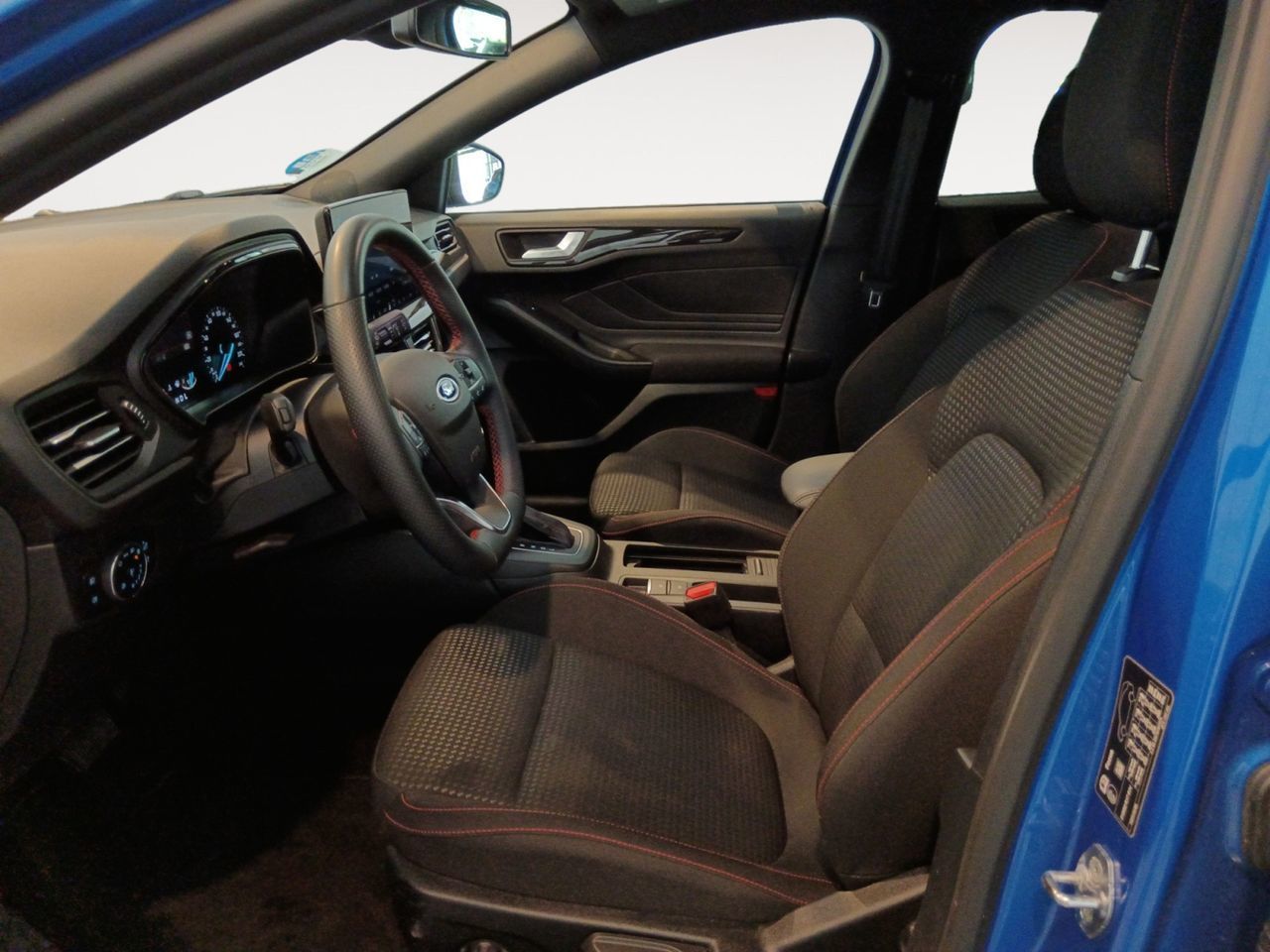 Ford Focus SportBreak 1.0 EcoBoost MHEV ST-Line - foto 8
