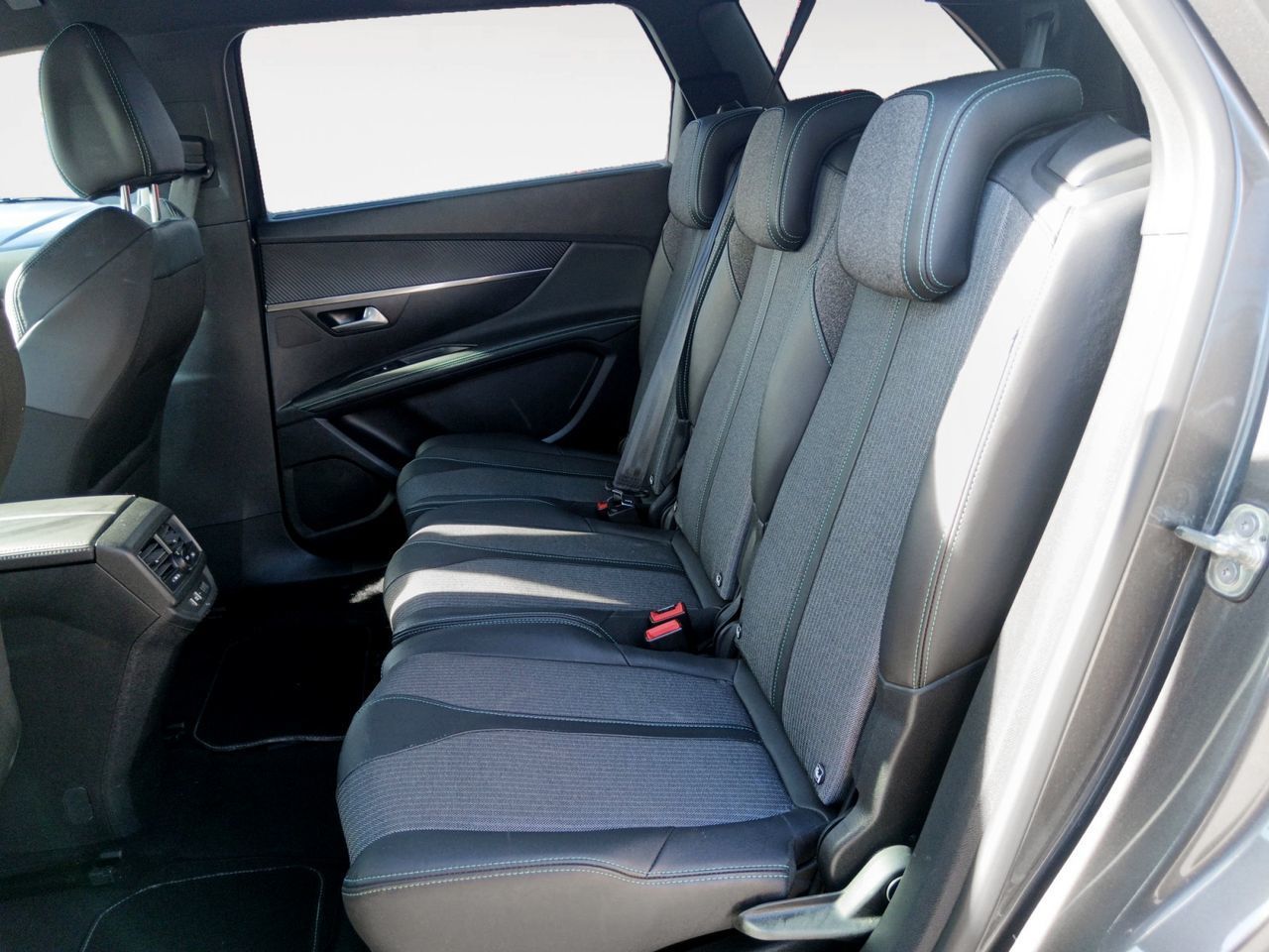 Peugeot 5008 BlueHDi 130 Allure Pack EAT8 - foto 9
