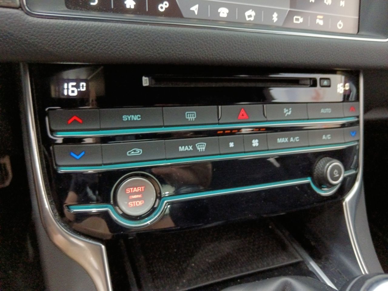 Jaguar XF 2.0 D I4 Pure - foto 18