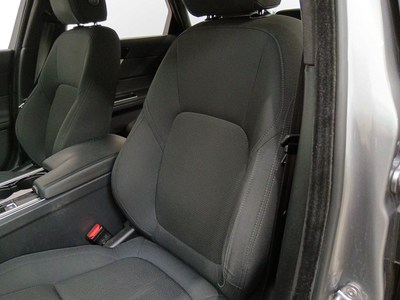 Jaguar XF 2.0 D I4 Pure - foto 19