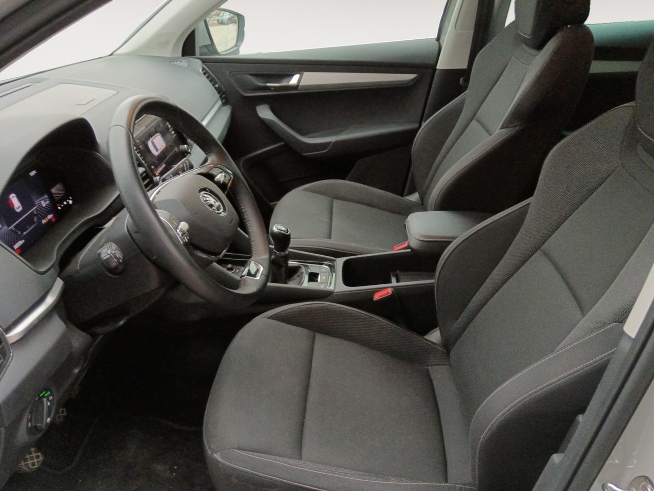 Škoda Karoq 2.0 TDI Selection - foto 8