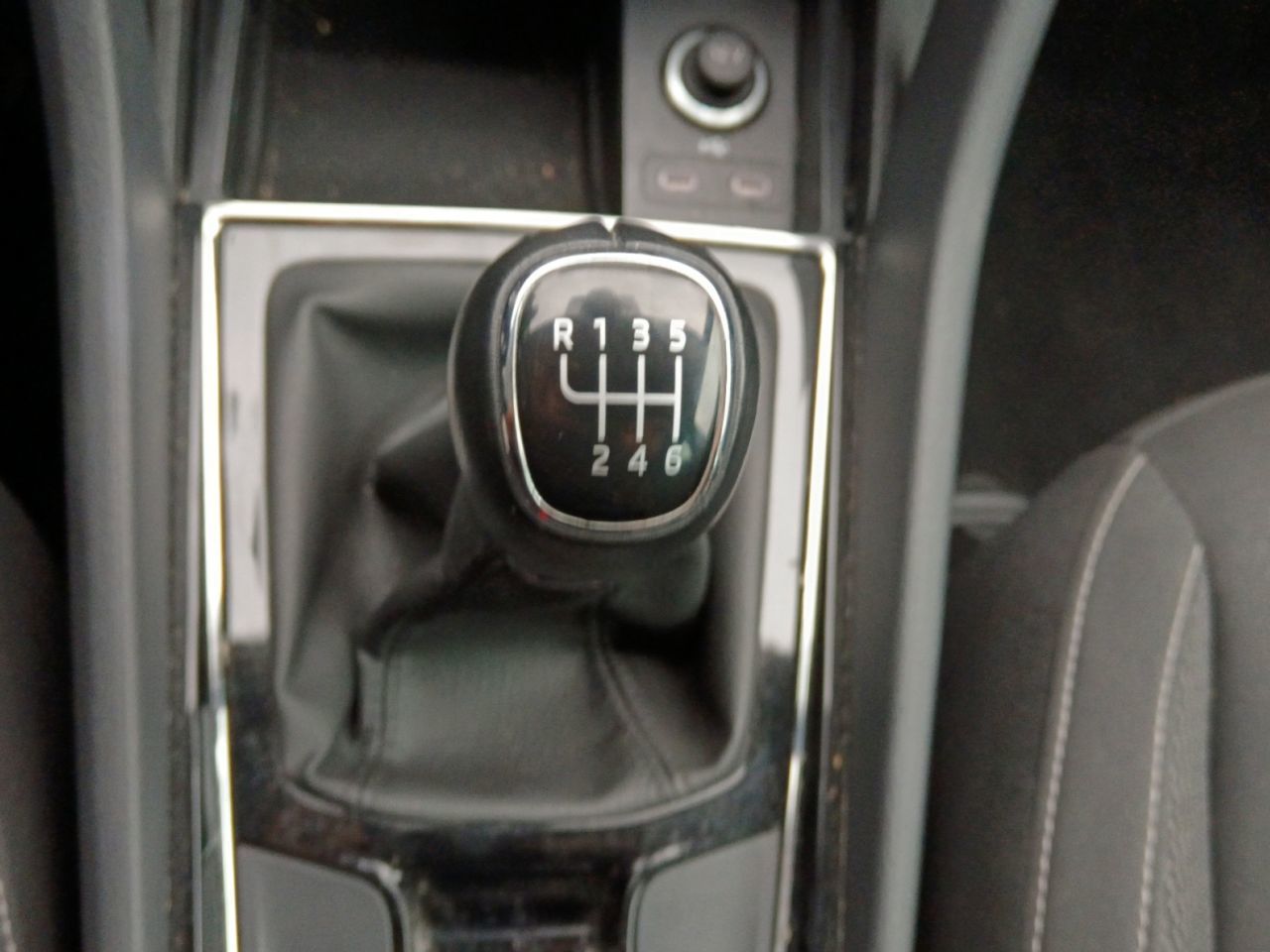 Škoda Karoq 2.0 TDI Selection - foto 12