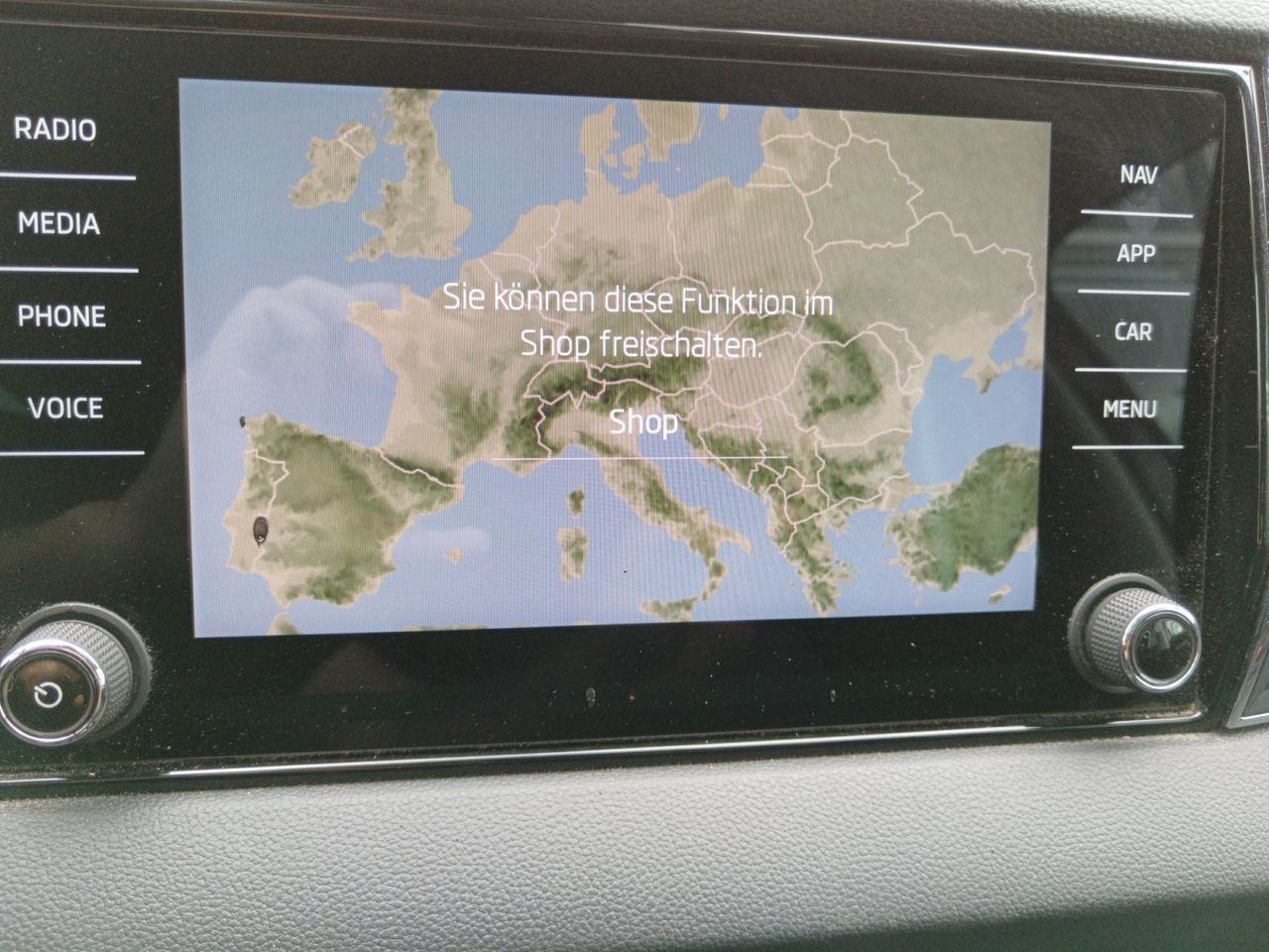 Škoda Karoq 2.0 TDI Selection - foto 17
