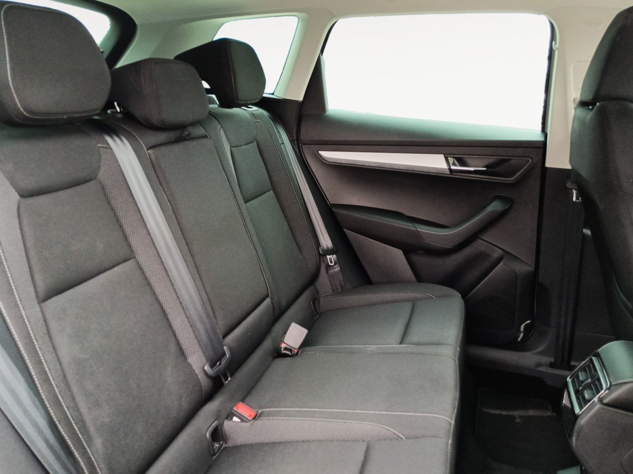 Škoda Karoq 2.0 TDI Selection - foto 9