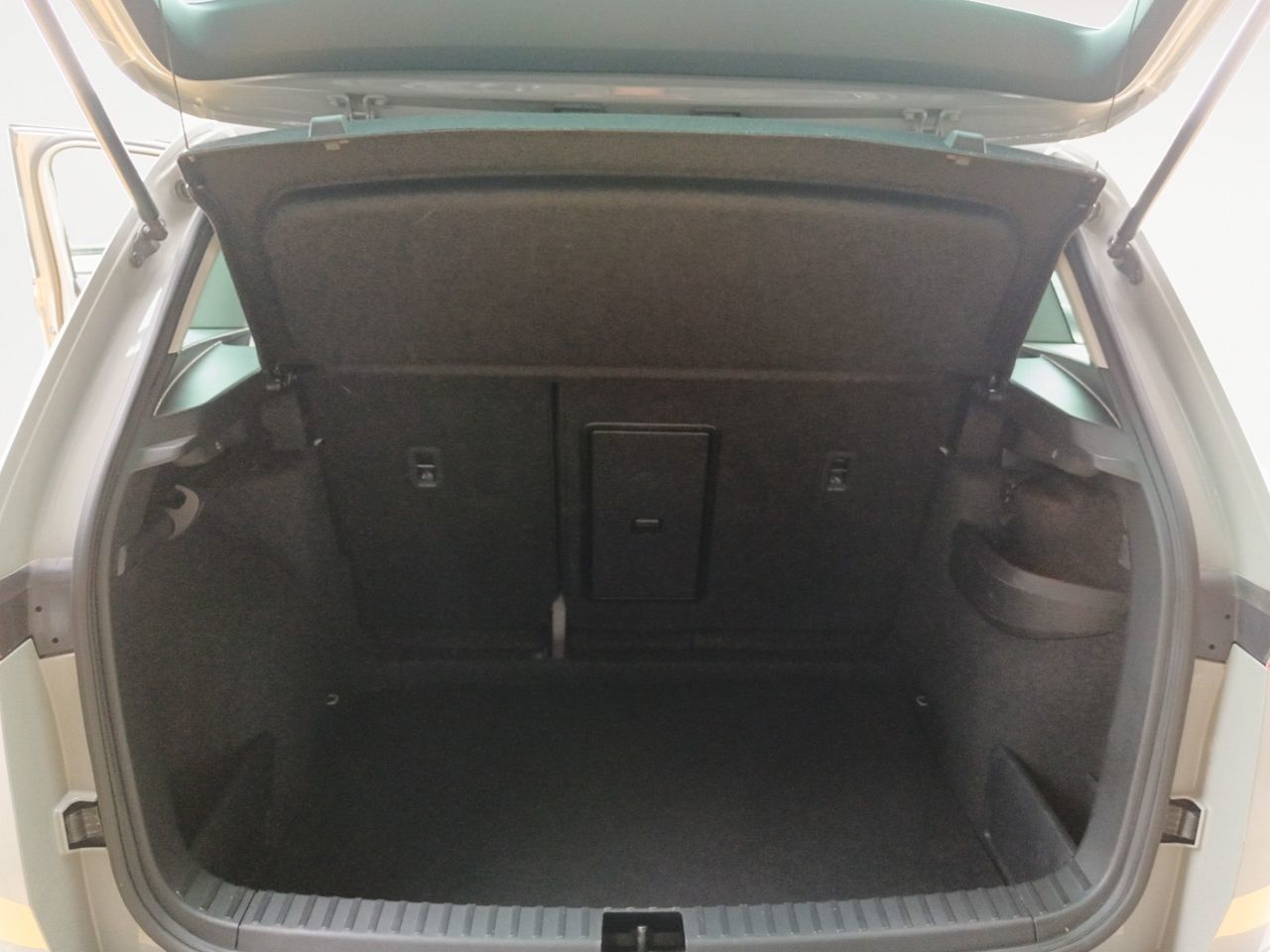 Škoda Karoq 2.0 TDI Selection - foto 11