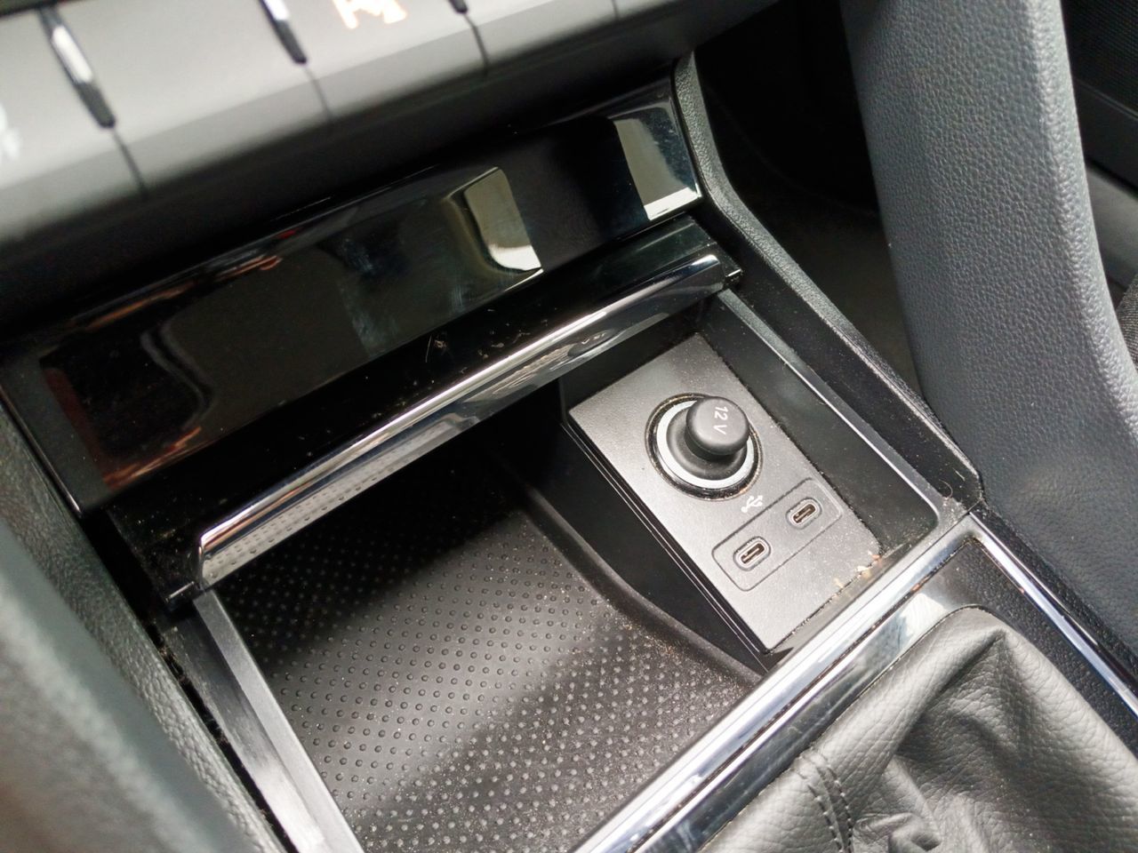 Škoda Karoq 2.0 TDI Selection - foto 19
