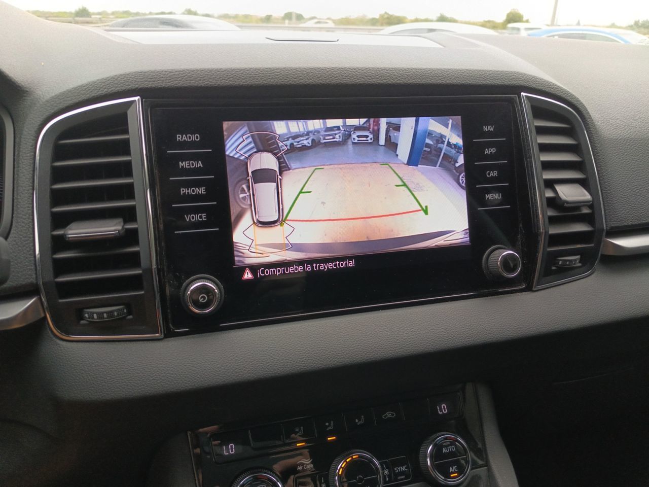 Škoda Karoq 2.0 TDI Selection - foto 17