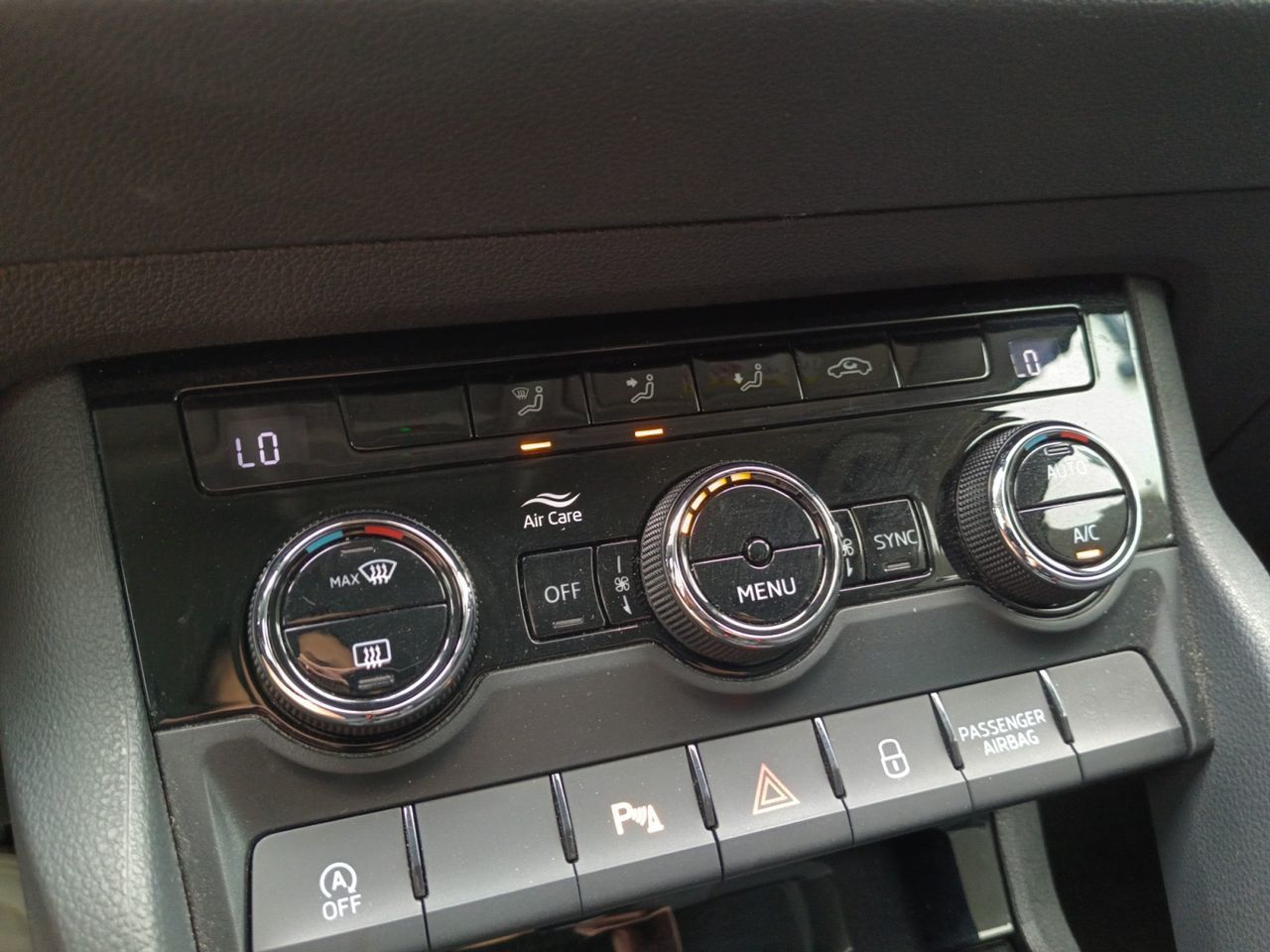 Škoda Karoq 2.0 TDI Selection - foto 18