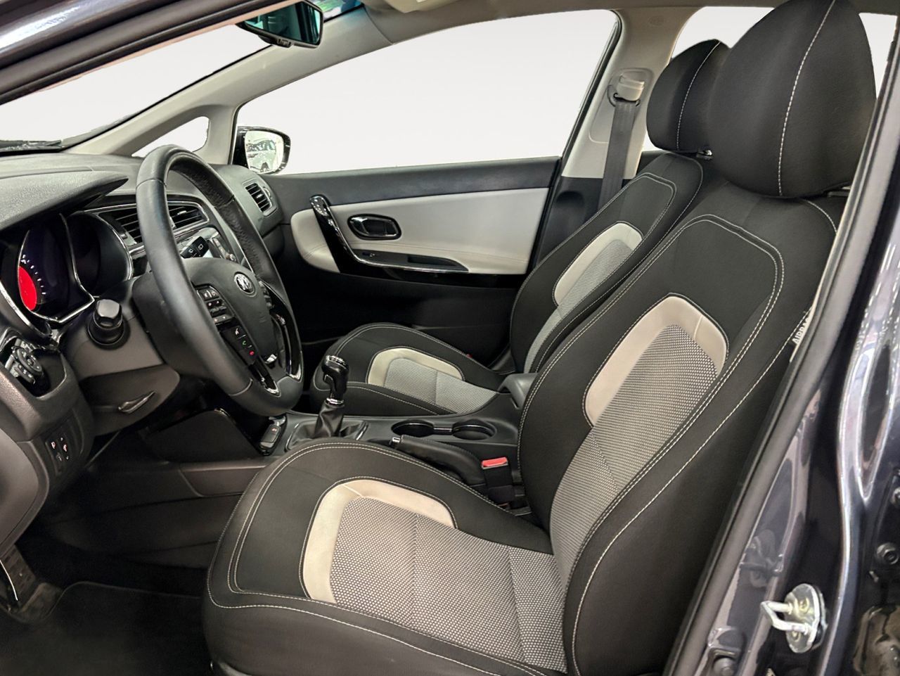 Kia Ceed 1.4 CRDi WGT x-Tech17 - foto 9