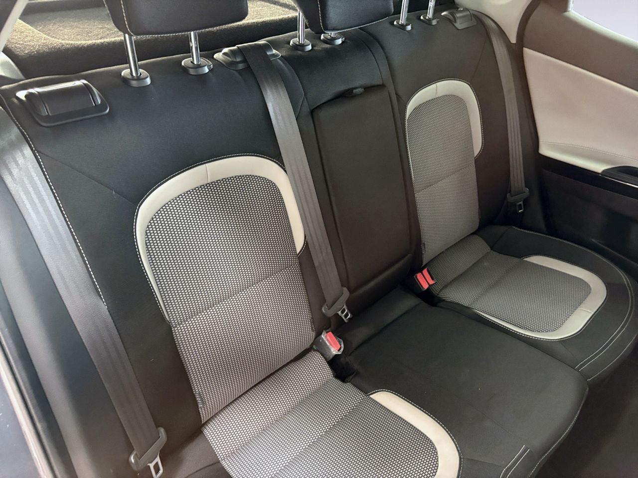 Kia Ceed 1.4 CRDi WGT x-Tech17 - foto 10