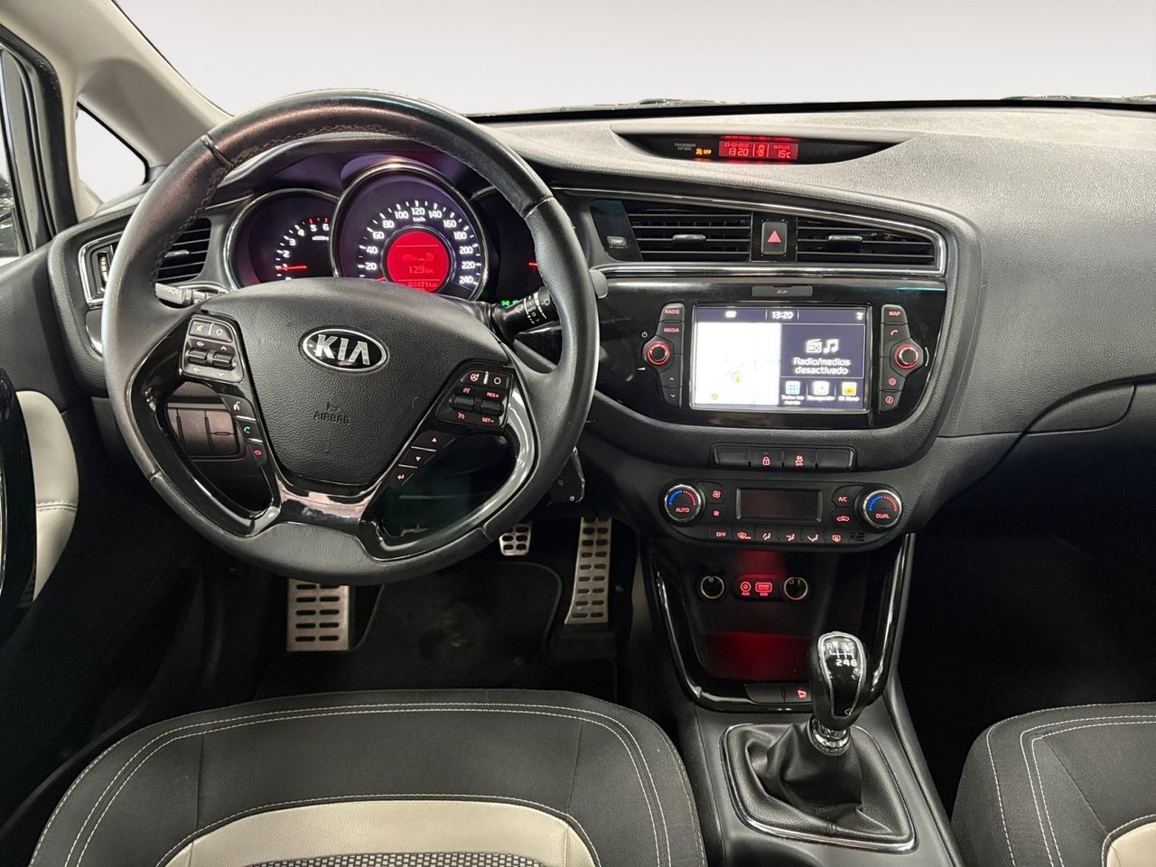 Kia Ceed 1.4 CRDi WGT x-Tech17 - foto 7