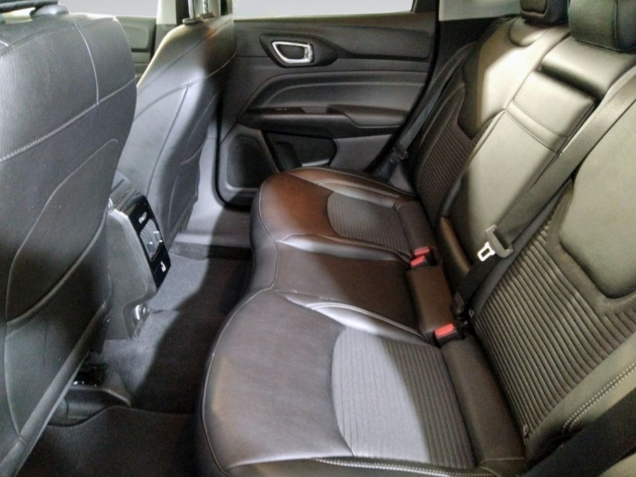Jeep Compass 1.3 Gse Limited 4x2 FWD - foto 9