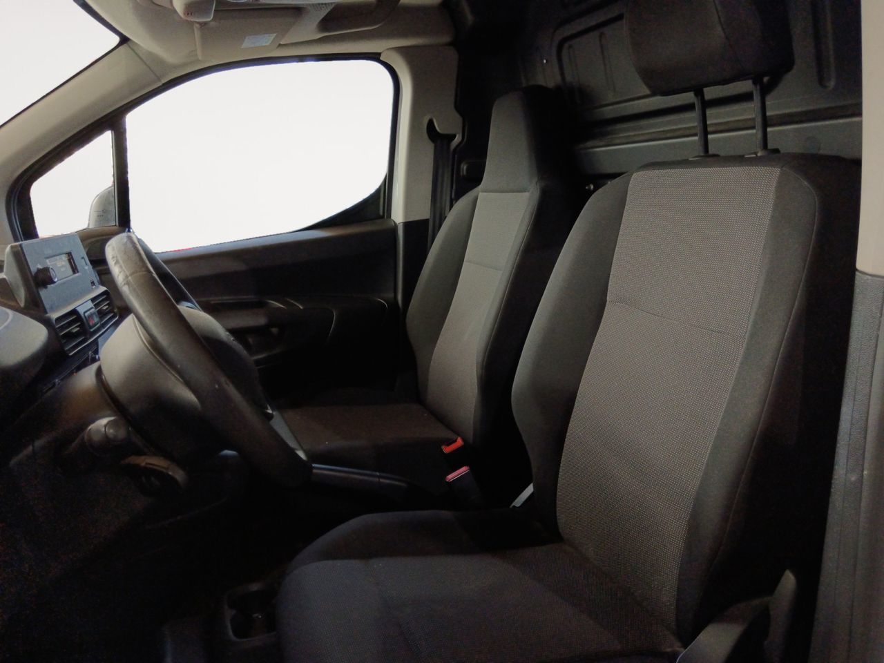 Peugeot Partner Furgon BlueHDi 100 Pro Standard 600kg - foto 9