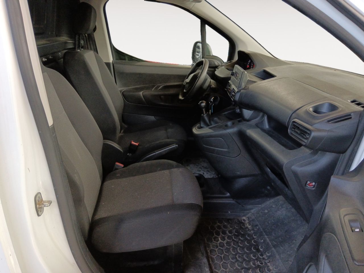 Peugeot Partner Furgon BlueHDi 100 Pro Standard 600kg - foto 10