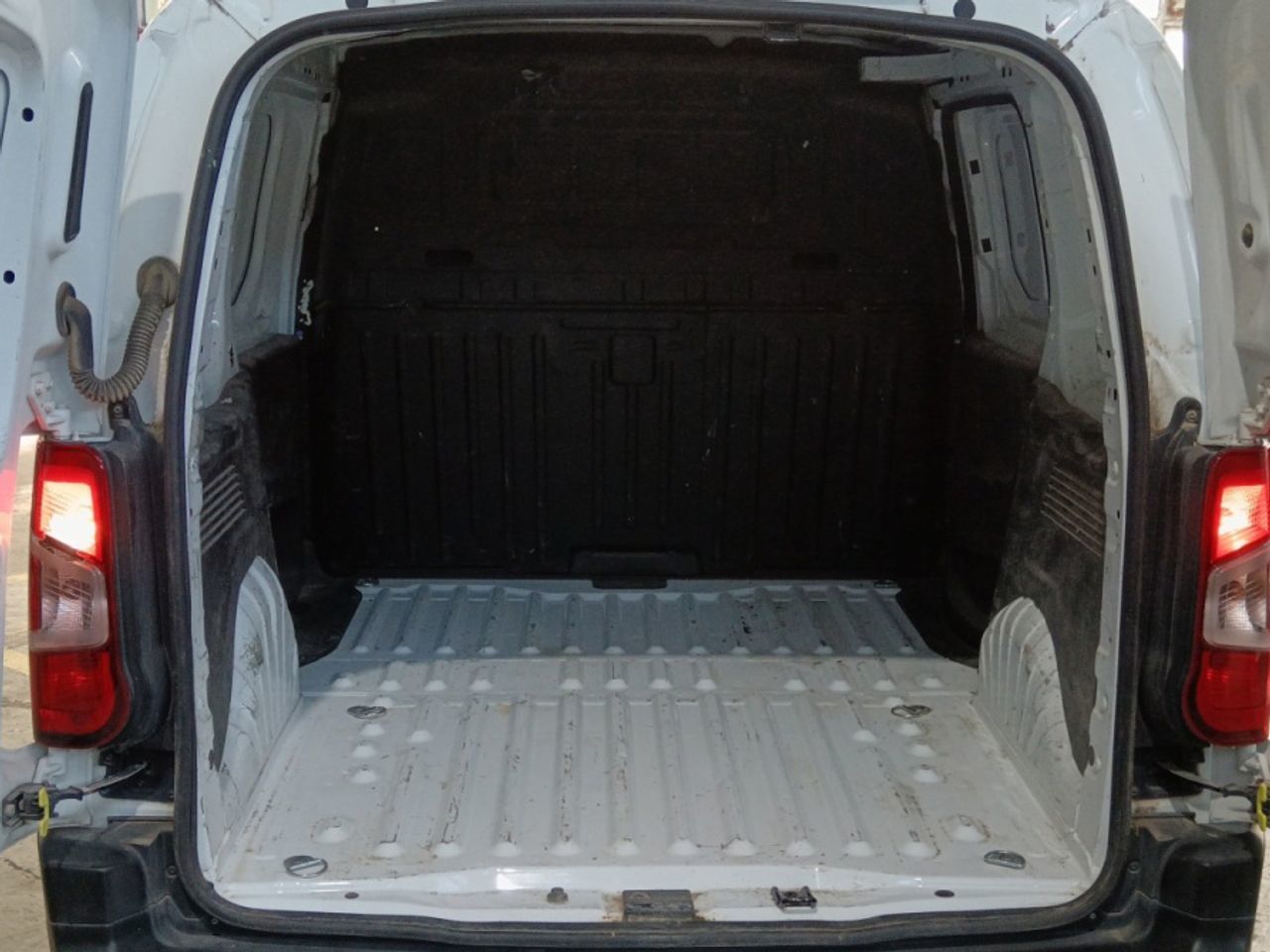 Peugeot Partner Furgon BlueHDi 100 Pro Standard 600kg - foto 12