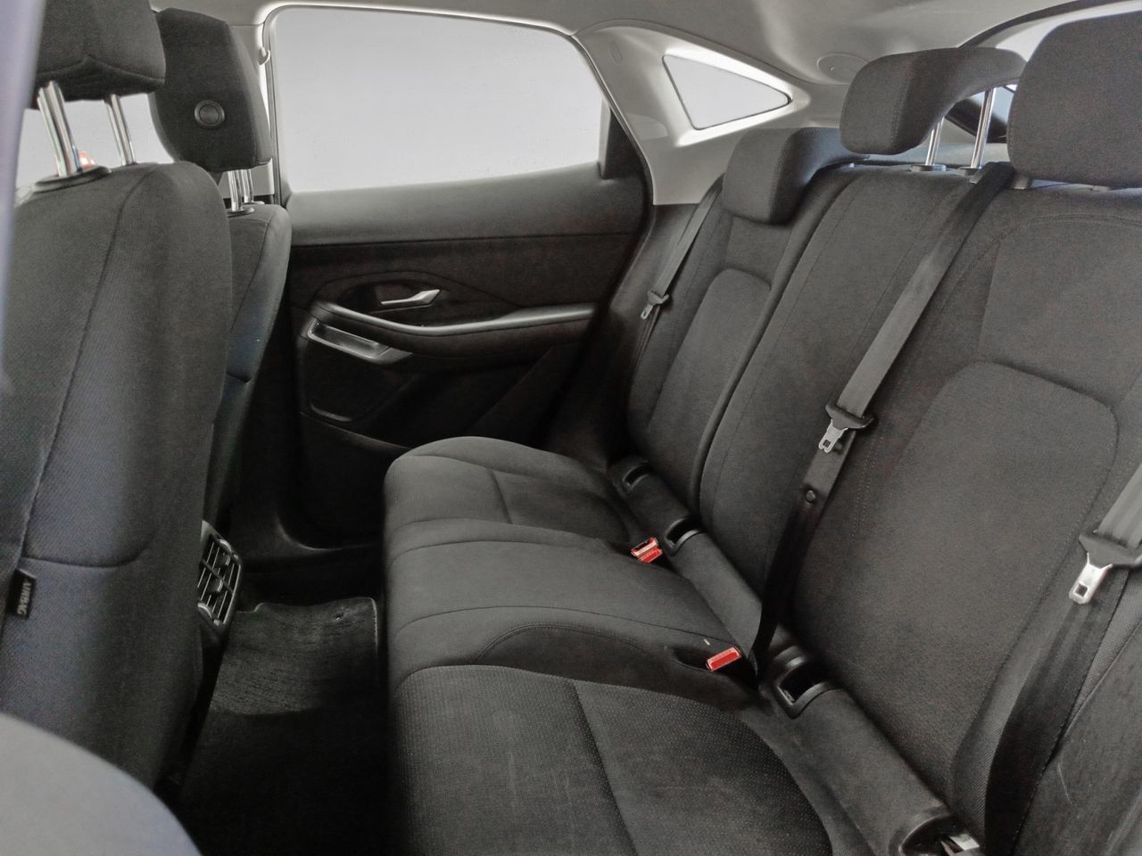 Jaguar E-Pace 2.0D 4WD - foto 10