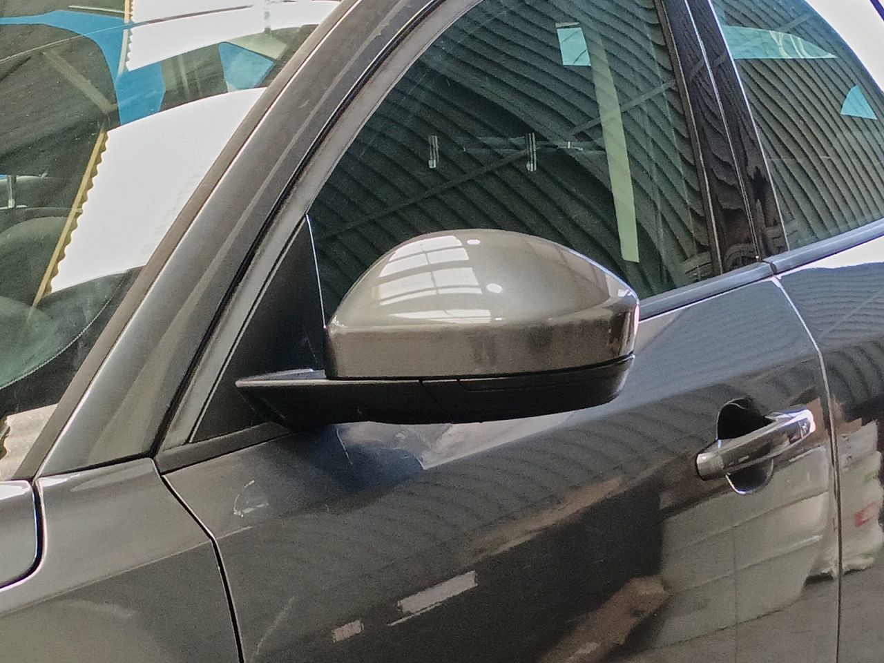 Jaguar E-Pace 2.0D 4WD - foto 23