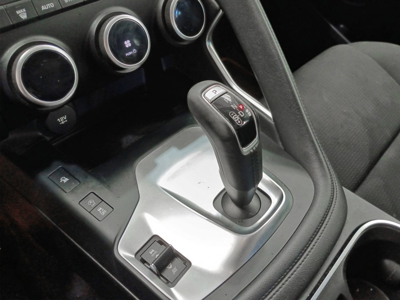 Jaguar E-Pace 2.0D 4WD - foto 14