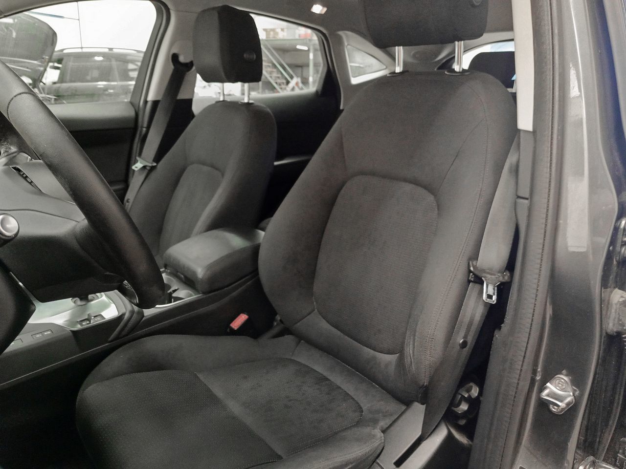 Jaguar E-Pace 2.0D 4WD - foto 22