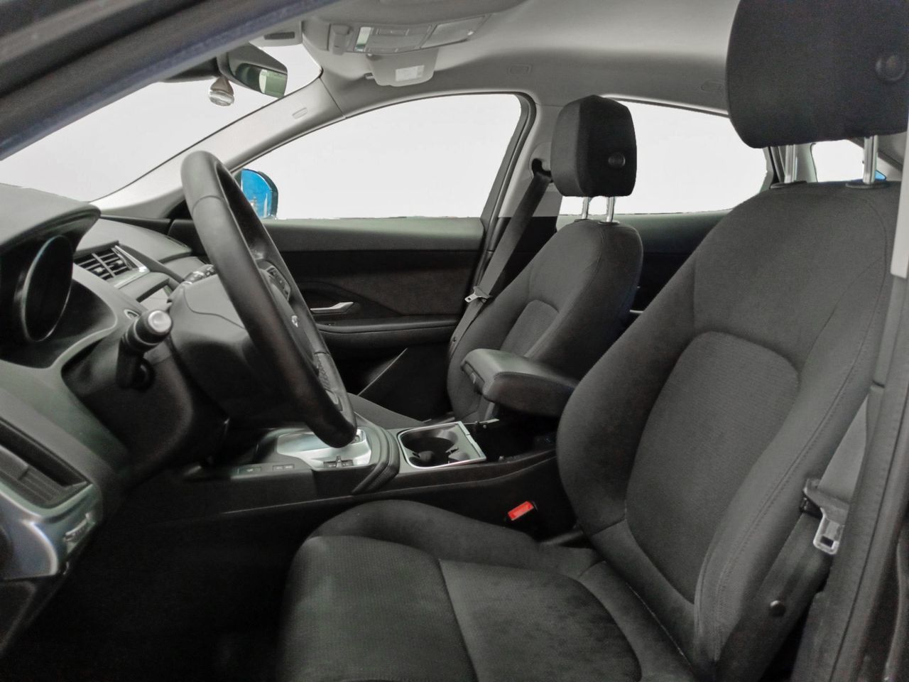 Jaguar E-Pace 2.0D 4WD - foto 9