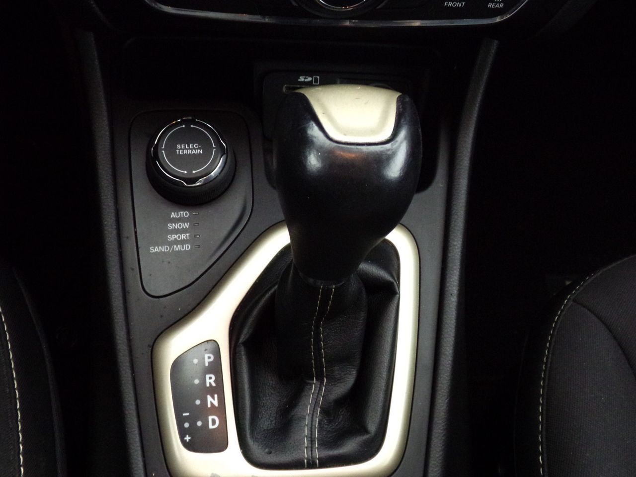 Jeep Cherokee 2.0 CRD Longitude 4x4 Ac.D.I - foto 13