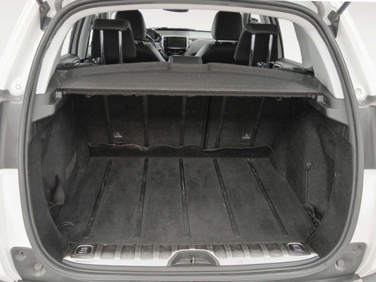 Peugeot 2008 e-HDI 115 Allure - foto 14