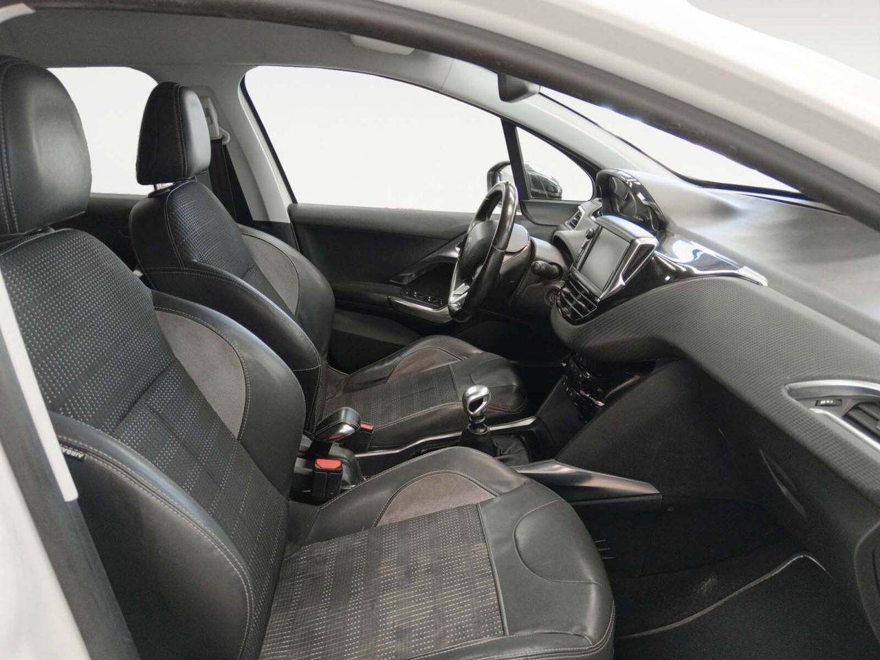 Peugeot 2008 e-HDI 115 Allure - foto 13