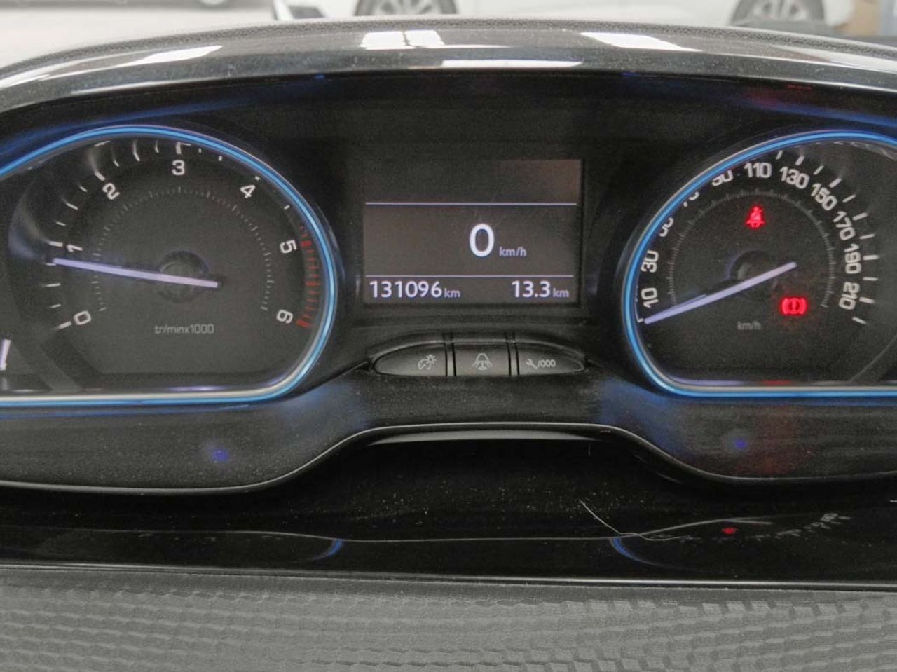 Peugeot 2008 e-HDI 115 Allure - foto 16