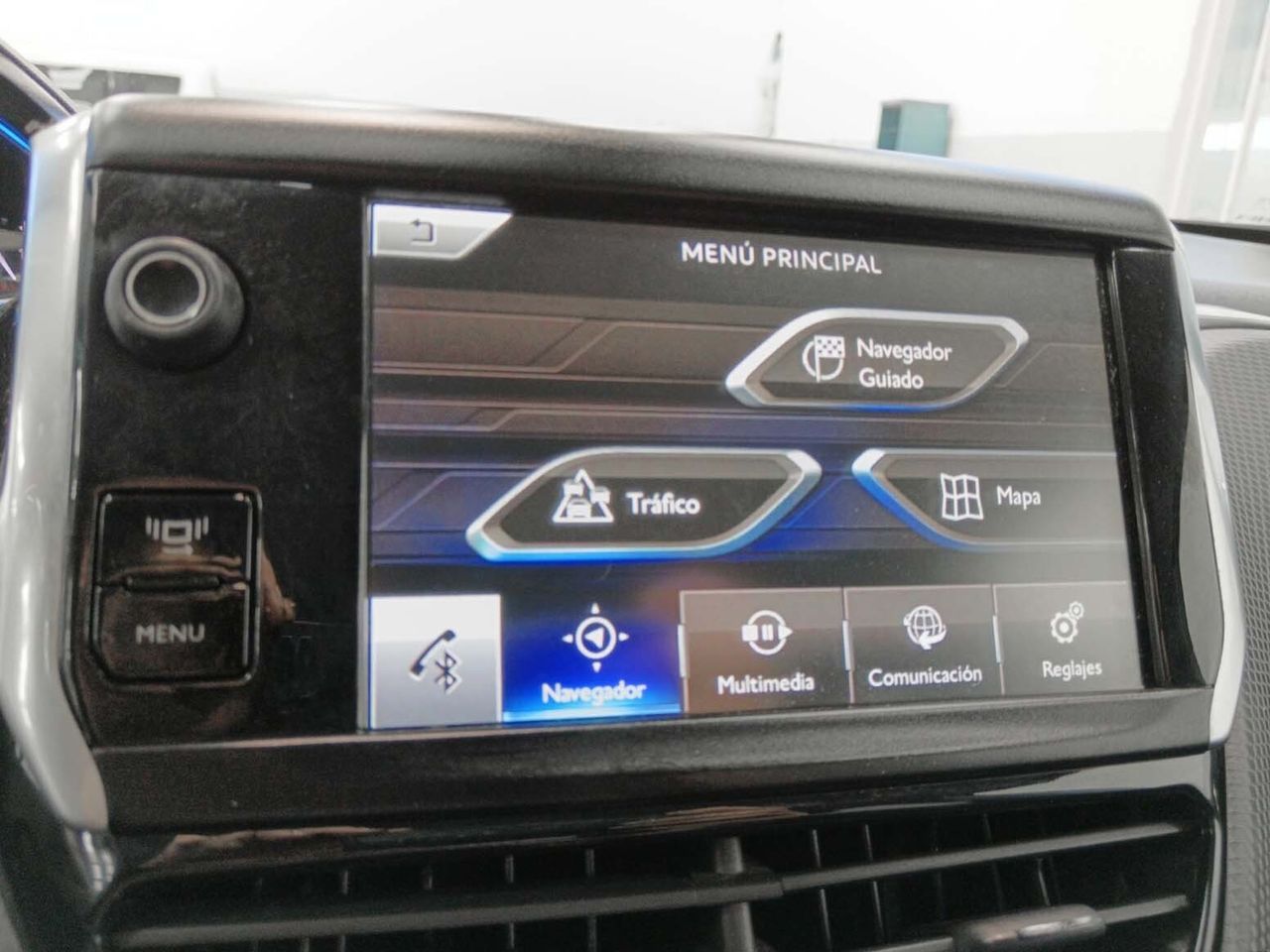 Peugeot 2008 e-HDI 115 Allure - foto 17