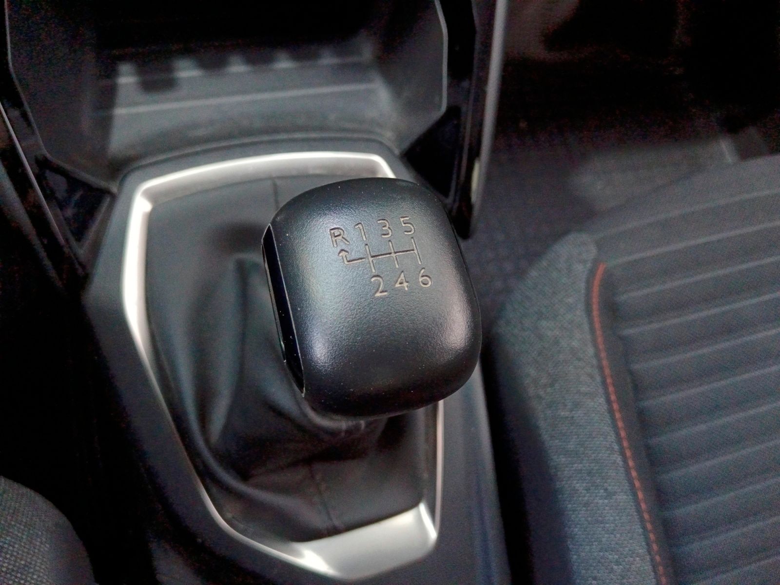Peugeot 208 BlueHDi 100 Active - foto 14