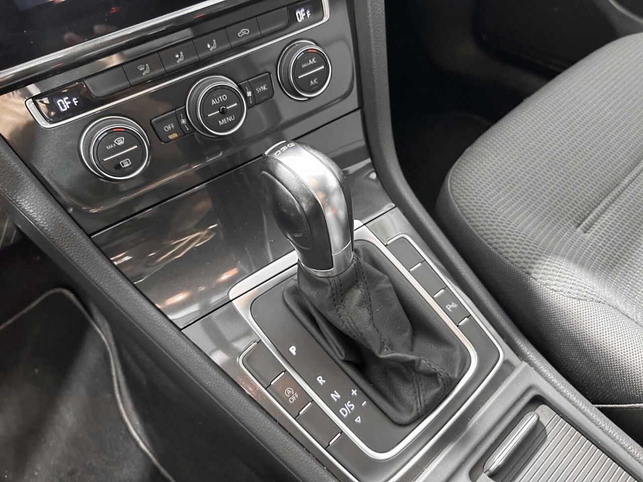 Volkswagen Golf Advance 1.6 TDI DSG - foto 15