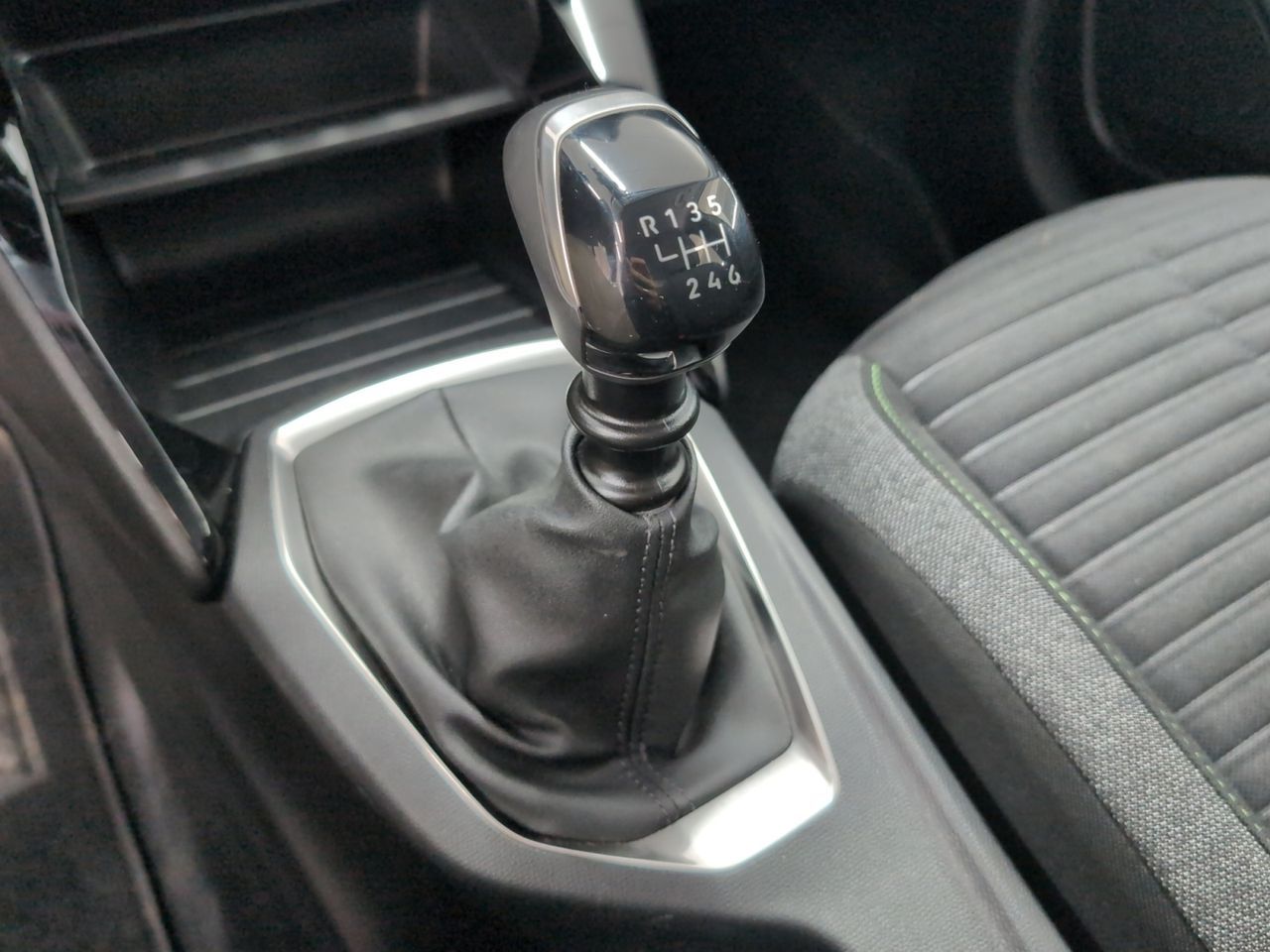 Peugeot 208 PureTech 100 Active - foto 11
