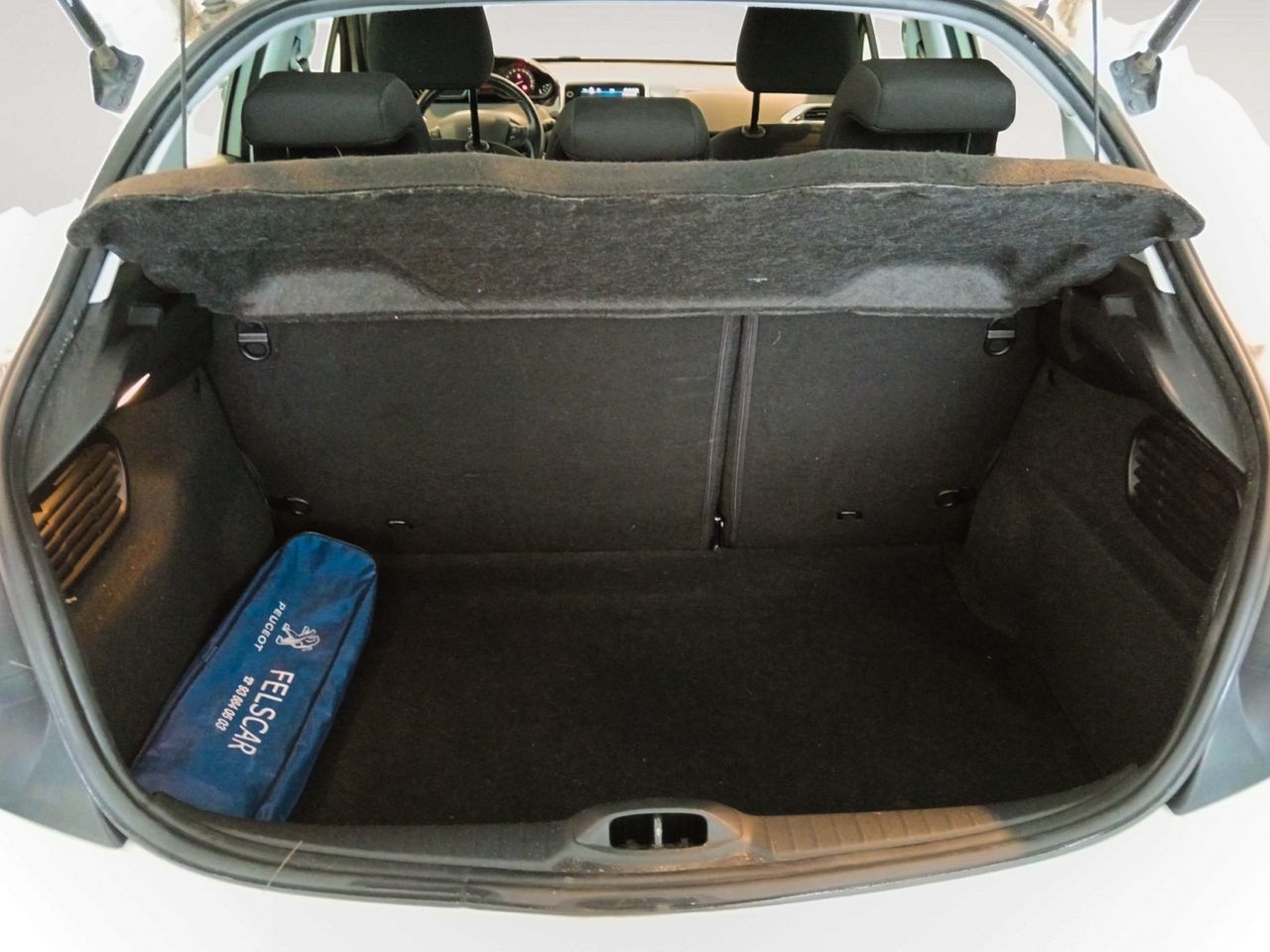 Peugeot 208 1.2L PureTech Allure - foto 12