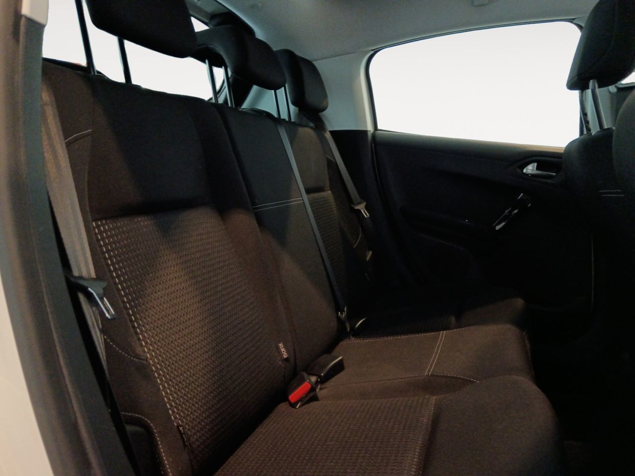 Peugeot 208 1.2L PureTech Allure - foto 10