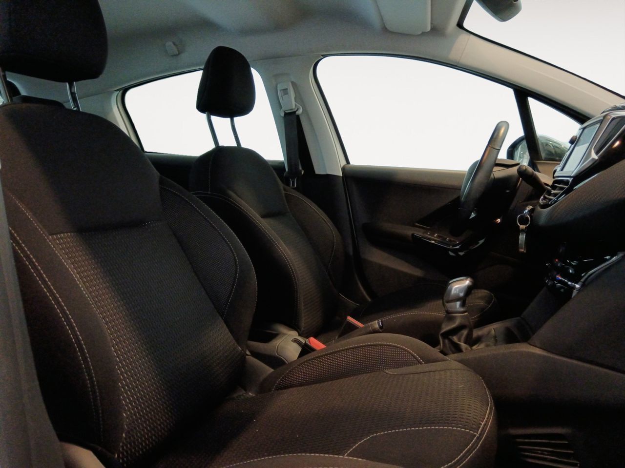 Peugeot 208 1.2L PureTech Allure - foto 11