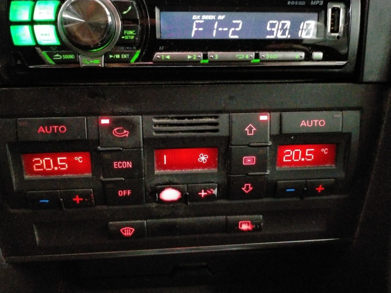 Audi A4 2.0 TDI - foto 16