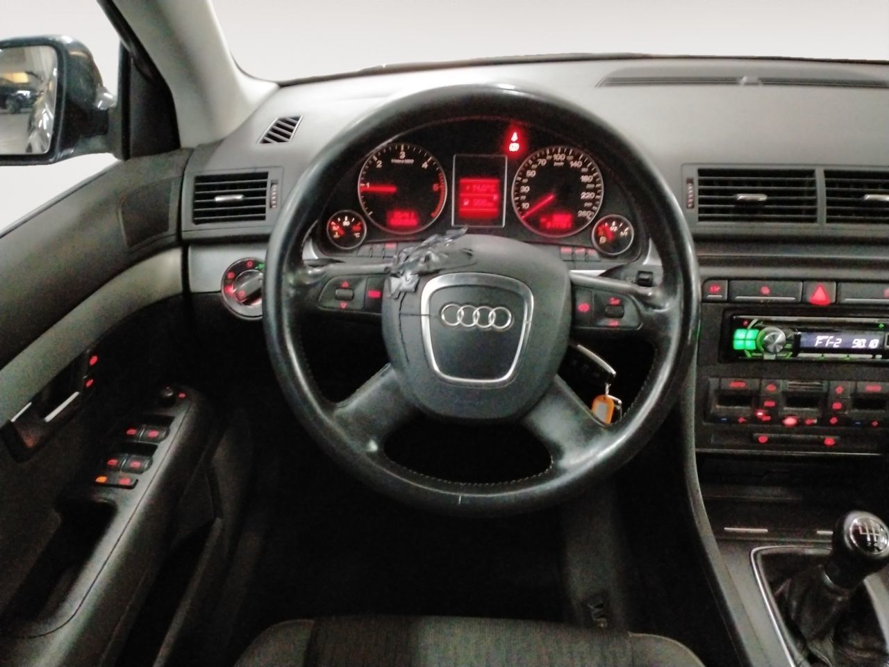 Audi A4 2.0 TDI - foto 8