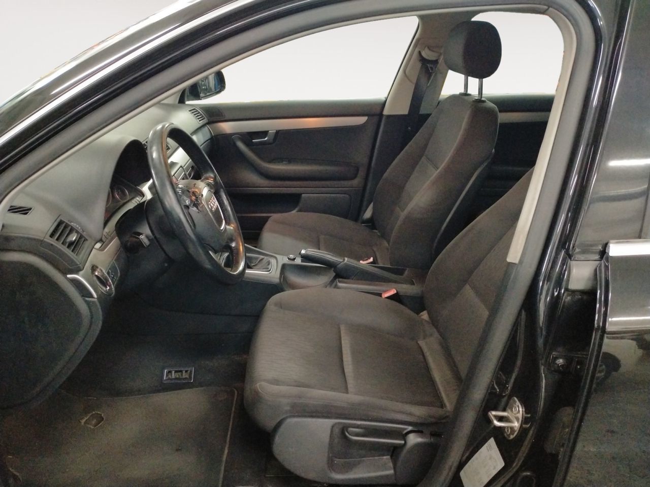 Audi A4 2.0 TDI - foto 9