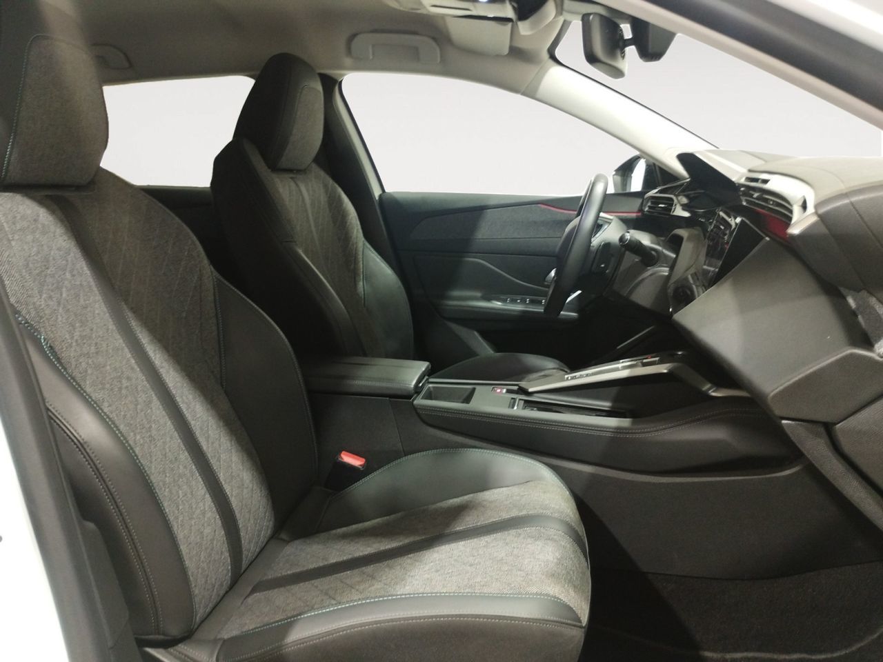 Peugeot 408 PureTech 130 Allure Pack EAT8 - foto 10