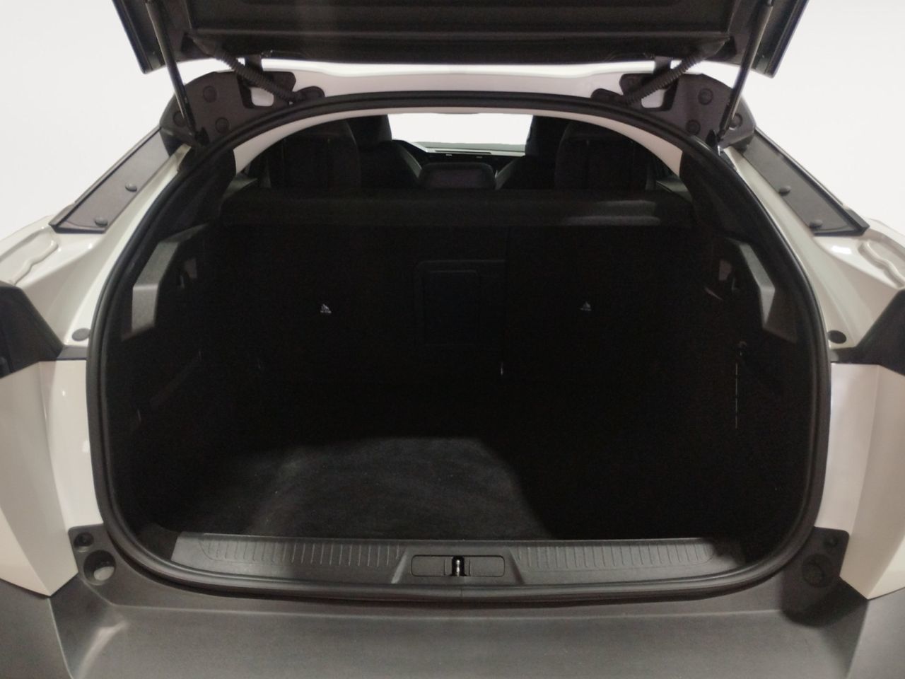 Peugeot 408 PureTech 130 Allure Pack EAT8 - foto 11