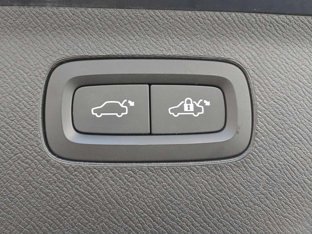 Volvo XC90 T8 Core Recharge AWD - foto 16