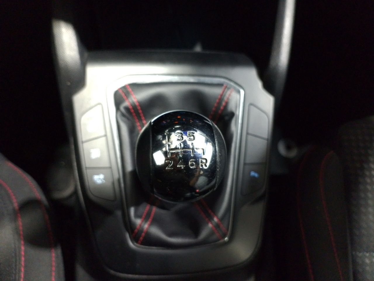 Ford Focus SportBreak 1.0 EcoBoost MHEV ST-Line - foto 13