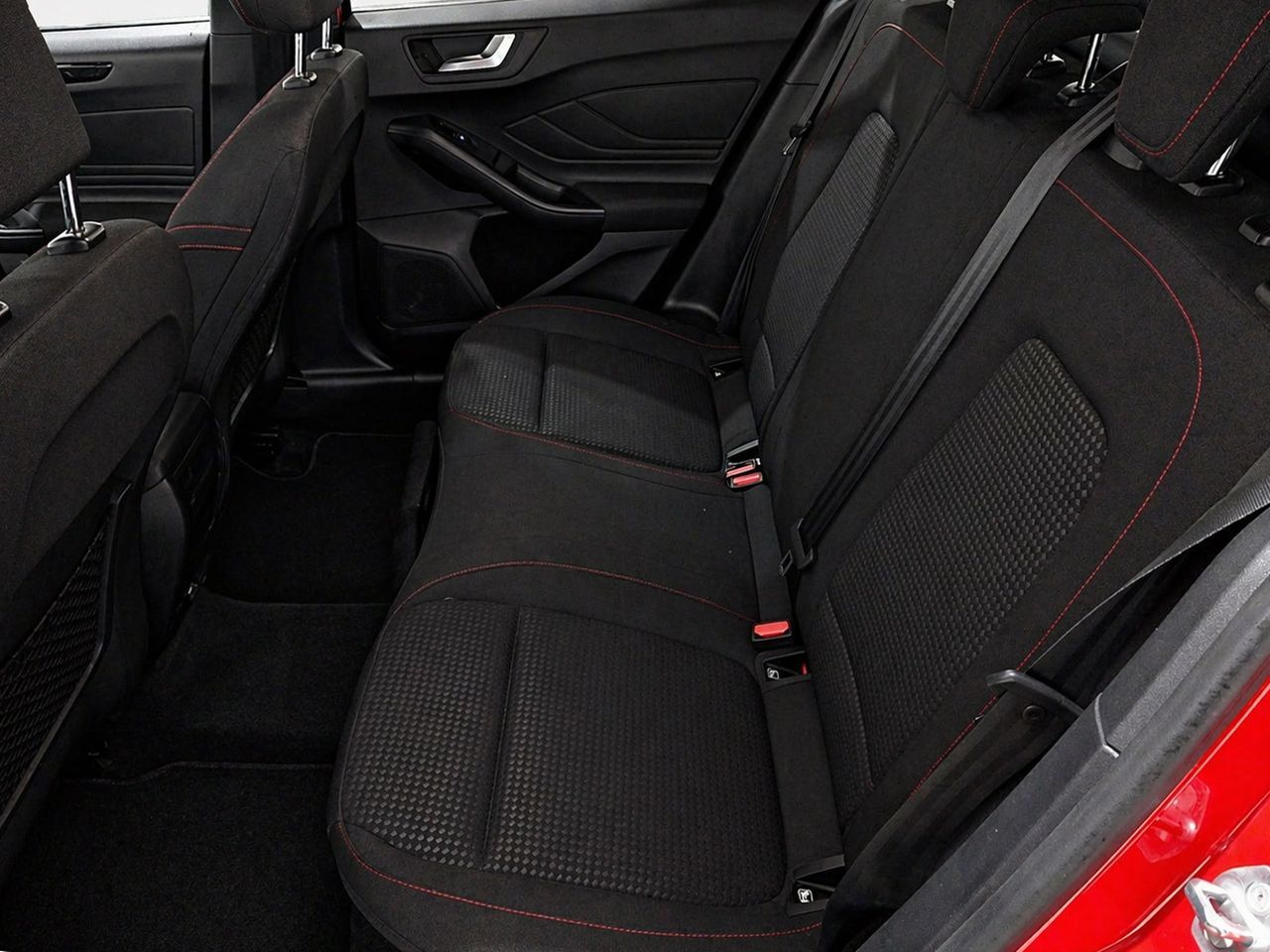 Ford Focus SportBreak 1.0 EcoBoost MHEV ST-Line - foto 10