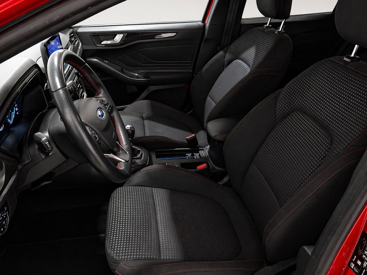 Ford Focus SportBreak 1.0 EcoBoost MHEV ST-Line - foto 9