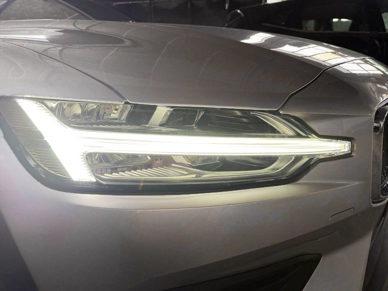 Volvo V60 B4 D Cross Country AWD - foto 23